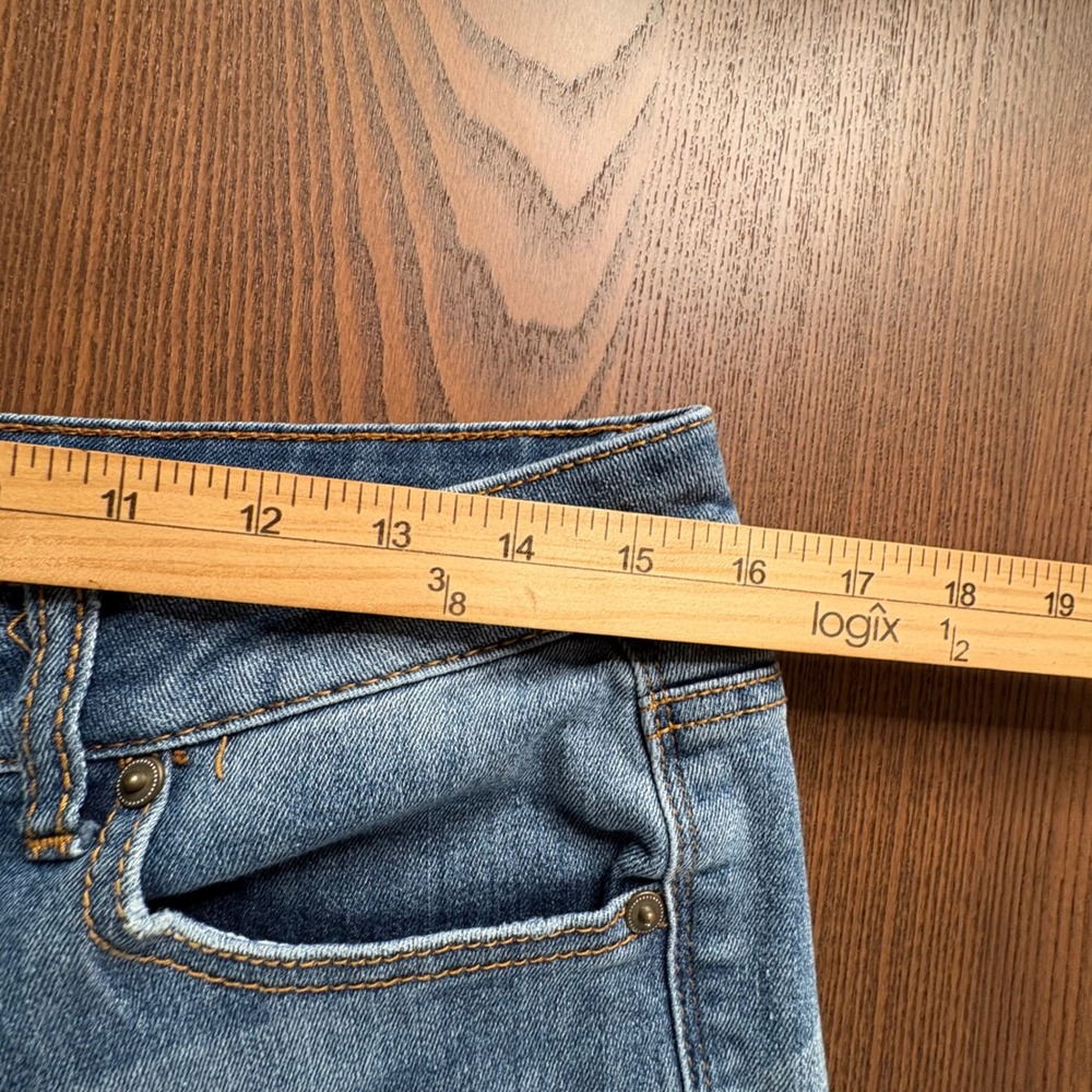 SO Cropped Jeans Womens 11 Blue Mid Rise Straight Leg Stretch Denim EUC - Picture 3 of 8